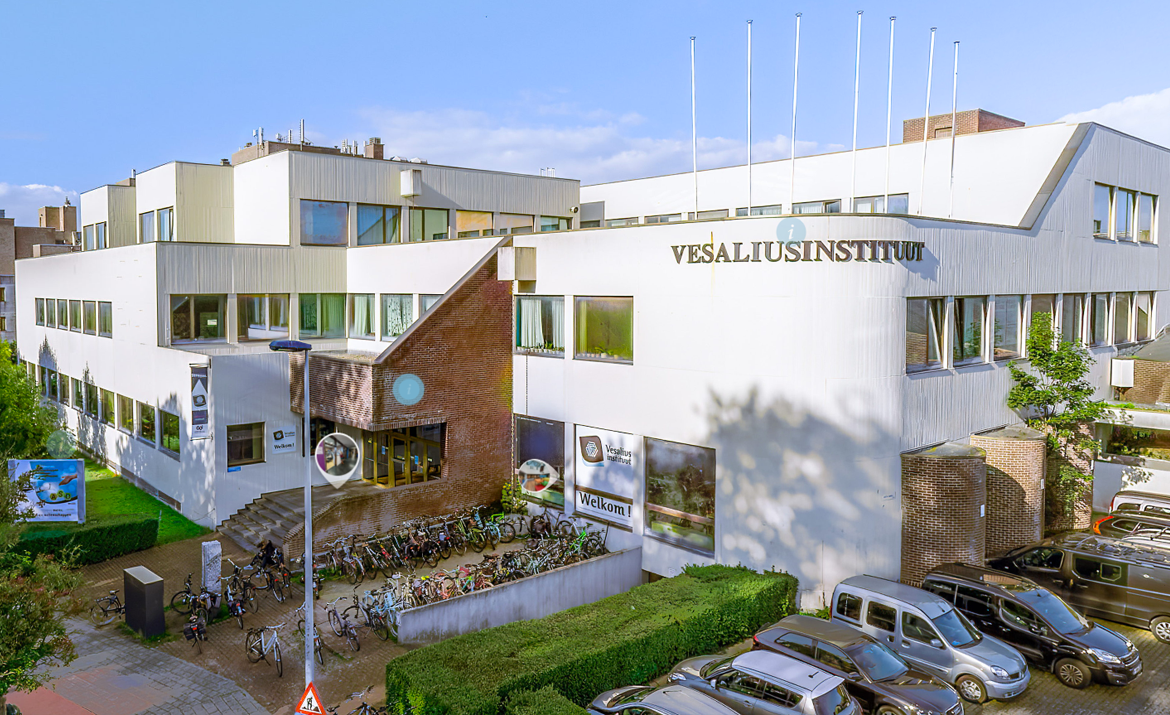 GO! Vesaliusinstituut - school photo 1 showing facilities in Oostende