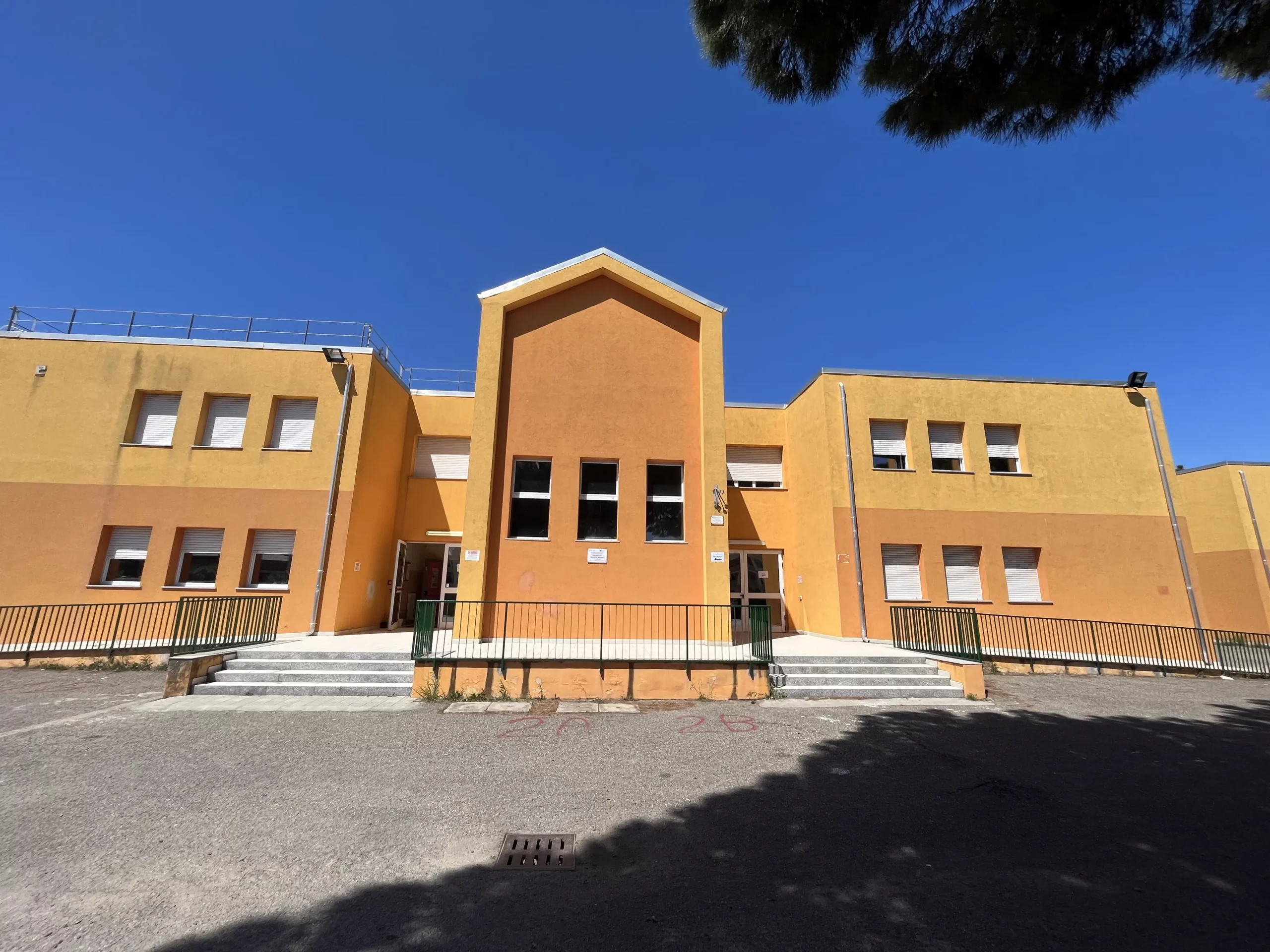 PRIMARIA VIA MONTE LINAS - school photo 1 showing facilities in MONSERRATO
