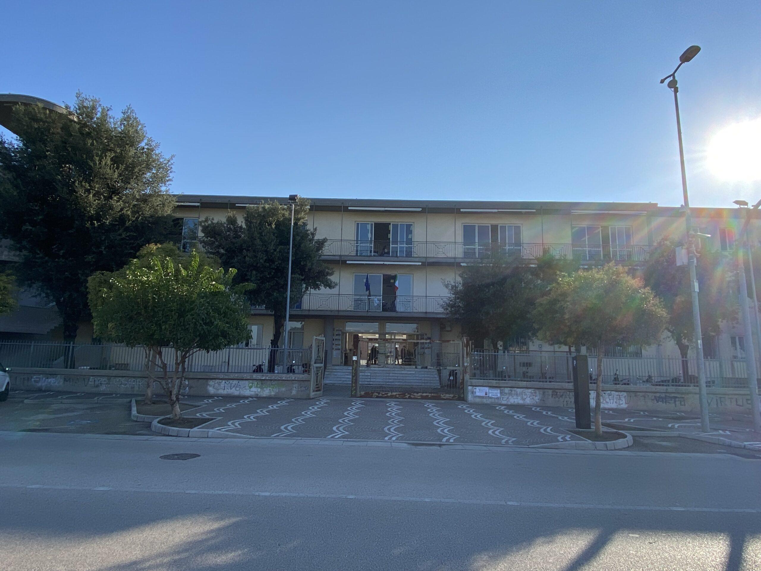 "R. CACCIOPPOLI" - SCAFATI - school photo 1 showing facilities in SCAFATI
