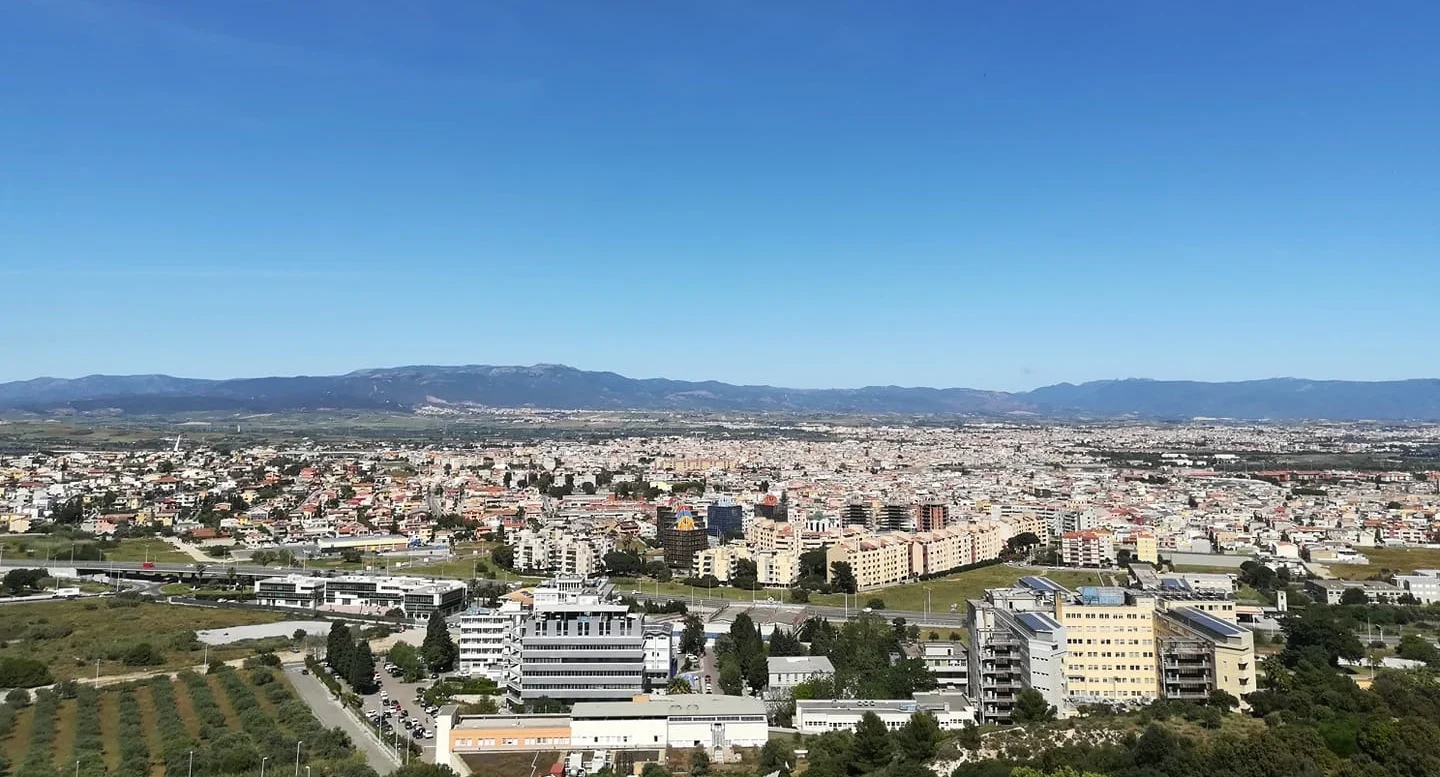 LEOPARDI_D.ALIGHIERI (PIRRI) - school photo 1 showing facilities in CAGLIARI