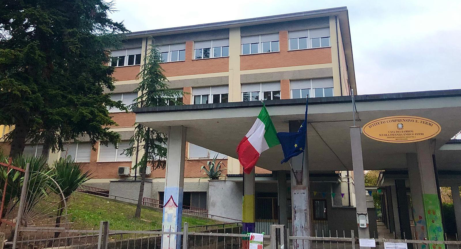 HELVIA RECINA - school photo 1 showing facilities in MACERATA